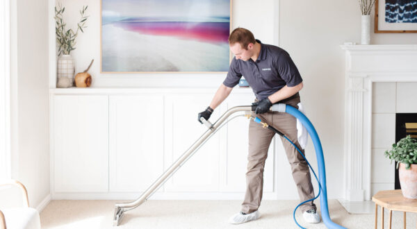 man_cleaning_carpets